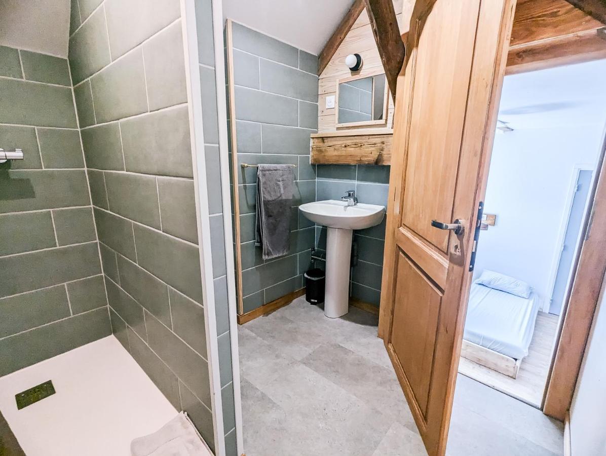 Les Repaires Hotel Nans-sous-Sainte-Anne Luaran gambar