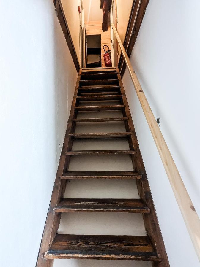Les Repaires Hotel Nans-sous-Sainte-Anne Luaran gambar