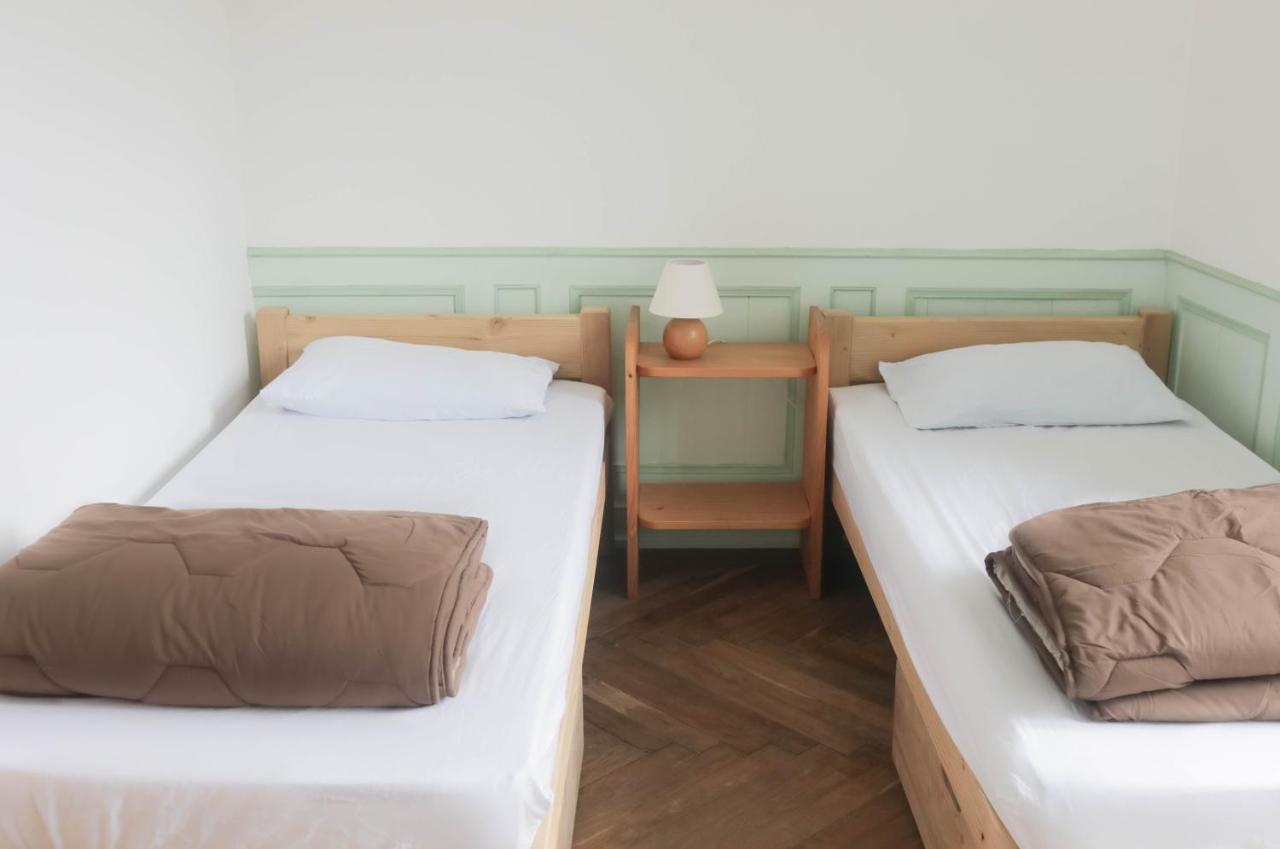 Les Repaires Hotel Nans-sous-Sainte-Anne Luaran gambar
